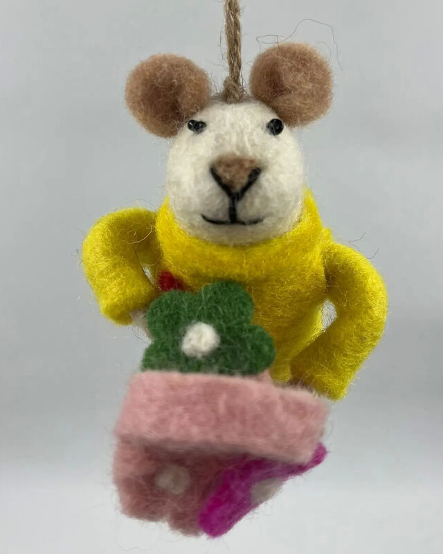Mouse holding a Bouquet Decoration/Ornaments 