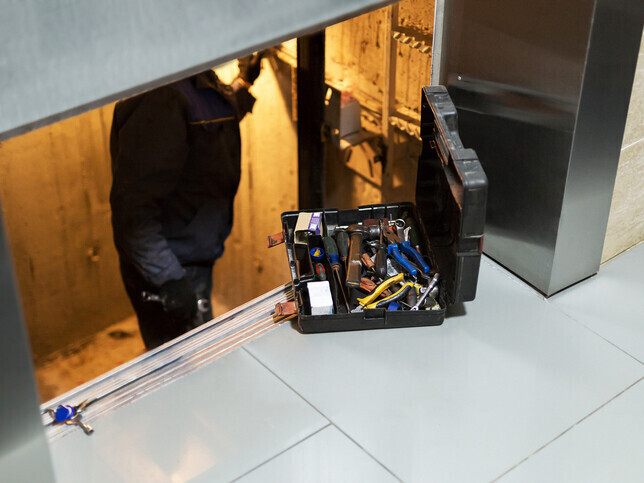 Lift Servicing &amp; Maintenance | Cert Safe Inspection Services Ltd | LOLER inspection High Wycombe | LOLER inspection company Buckinghamshire | LOLER Thorough examination Oxfordshire