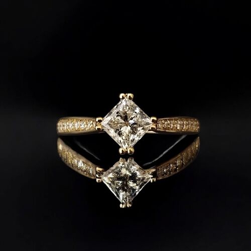 Gallery | Aura Jewellers | Jewellery repairs and alterations, Brownhills | Jewellery specialists, West Midlands Jewellers | Bespoke jewellery, Hand engraving, Valuations