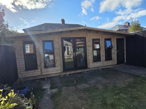 23x12 Summer House Home Bar Combi