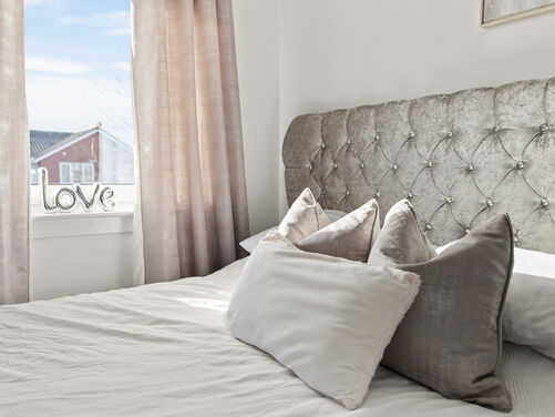 Lorimer Place, Carron, FK2 8DT