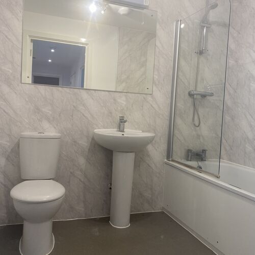 QUEENSWAY BLETCHLEY - 1 BEDROOM GROUND FLOOR APARTMENT