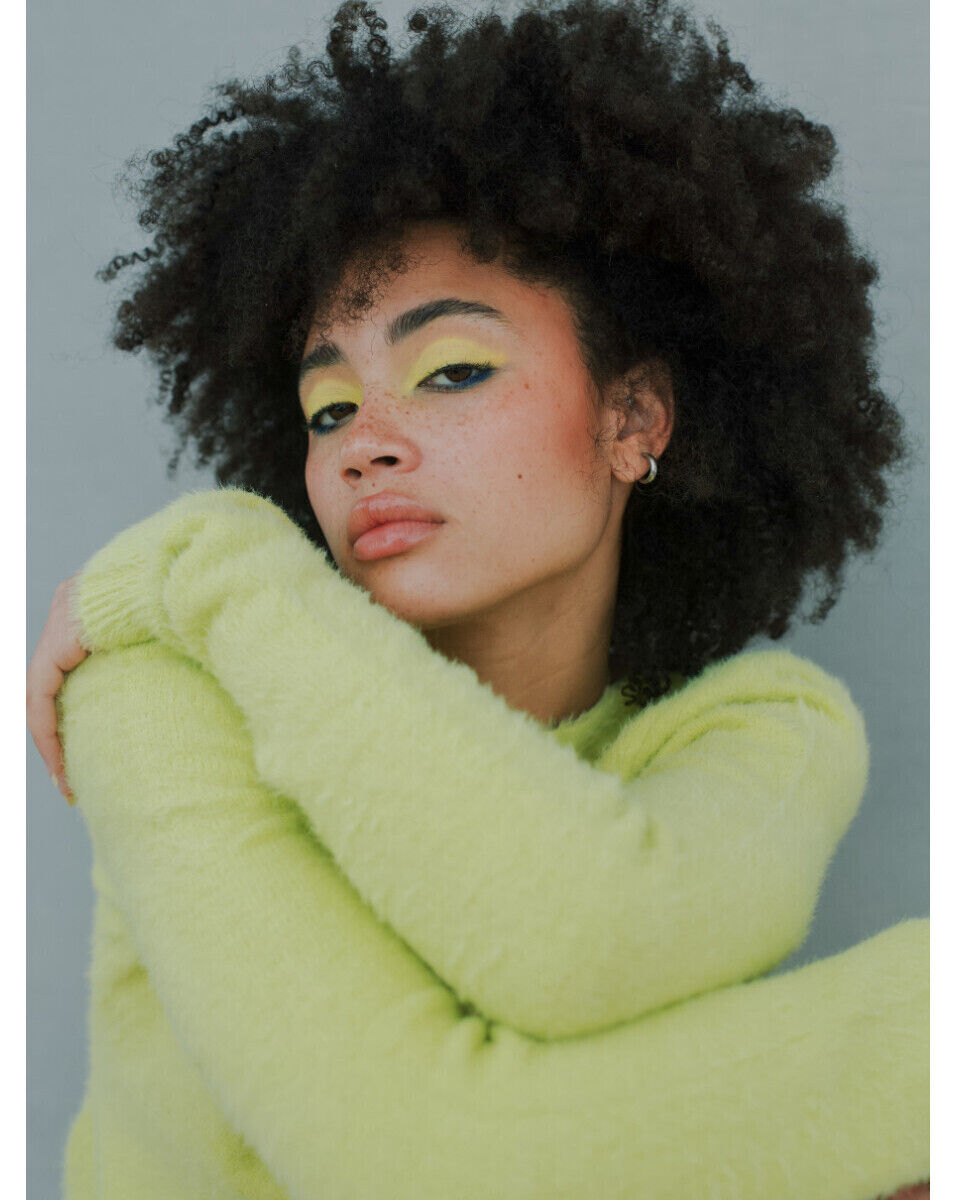 AMANDINE: Graphic Designer