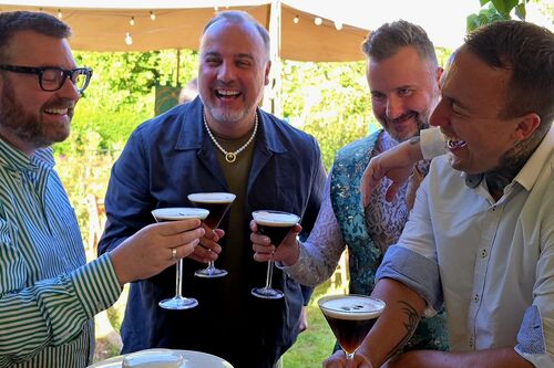 Gallery | Jolly Hucksters Mobile Bar Company | mobile bar Hertfordshire/mobile bar Buckinghamshire/mobile bar Hertfordshire/Wedding bar Buckinghamshire | wedding bar Hertfordshire | Real ale events bar /corporate events Hertfordshire/party bars Buckinghamshire/charity event bars