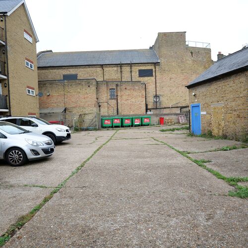 Freehold Town Centre Shop Investment