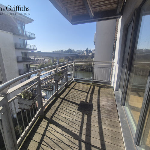 Renting in Cardiff - 2 Bedroom Apartment, Cardiff Bay- Unfurnished