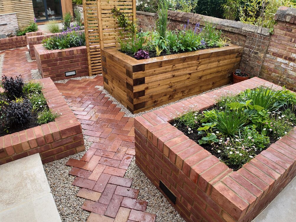 Gallery | Hd Landscaping | Landscape Gardening | Garden Maintenance Leighton Buzzard | Garden Design Bedfordshire