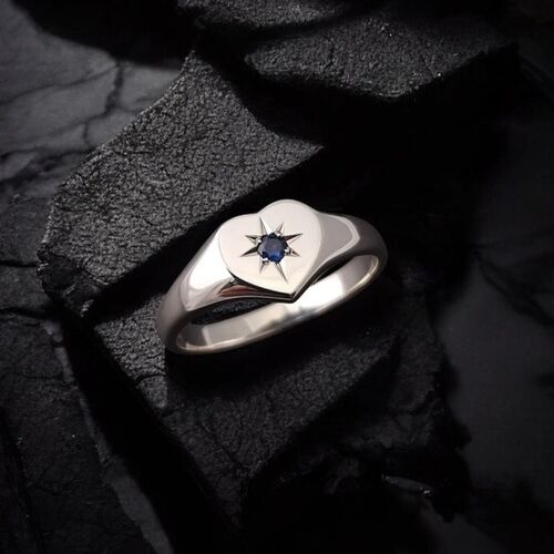 Star set sapphire sweetheart signet ring