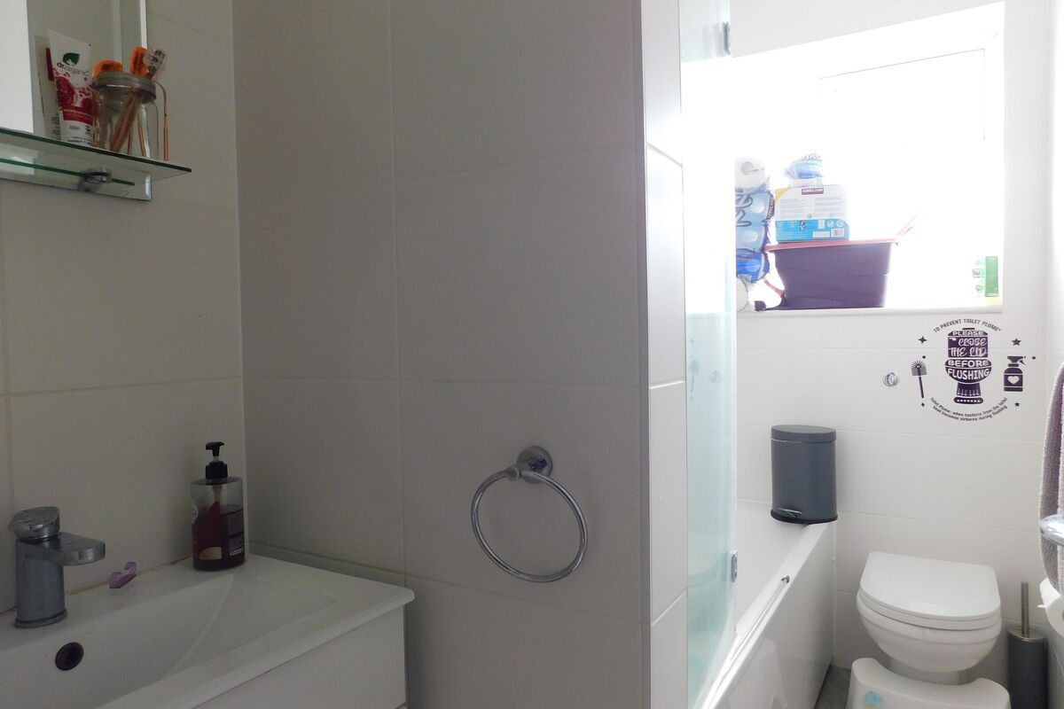 Elizabeth Gardens, Lower Sunbury