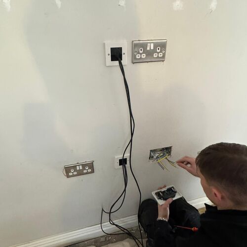 Gallery | Innovative Energy Systems Ltd | Emergency electrician Woking | Fuse board/Consumer unit replacement | Electrician Woking