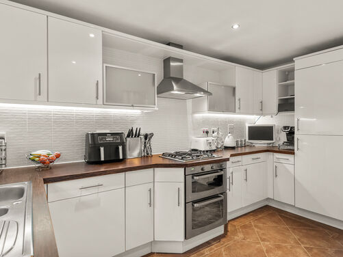 Denbecan, Alloa, FK10 1QZ