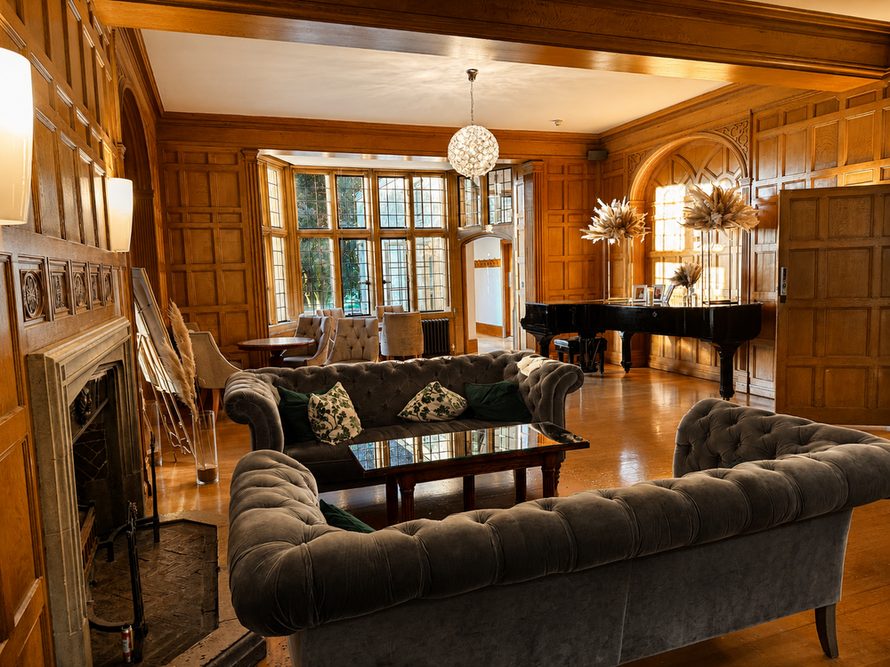 Luxury Wedding Entertainment at Coombe Lodge, Blagdon | Pic Me Photo Pods