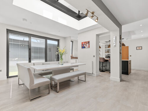 Macgregor Place, Larbert, FK2 8RJ