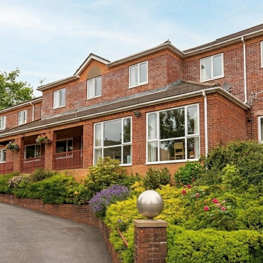 Ty Ross Care Home | Oakwood Care Group | Care home Pembrokeshire | Care home Powys | Oakwood care group