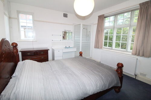 Loughborough Road, Birstall, LE4 4BJ