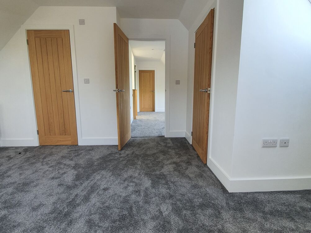 3 bedroom house with glass apex