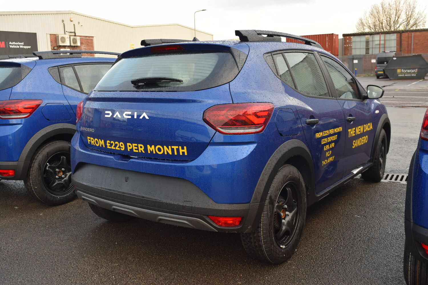 Renault Cardiff - 3x Dacia Sandero