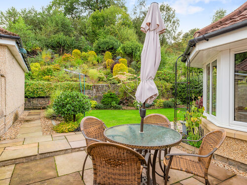 Sneddon Place, Airth, FK2 8GH