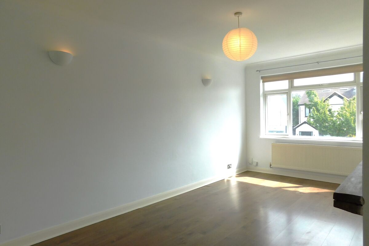 Curtis Road, Whitton