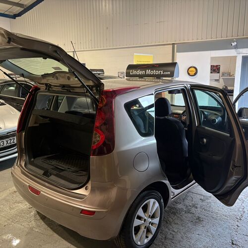 2011 (11) NISSAN NOTE ACENTA 1.6 5 DOOR AUTOMATIC