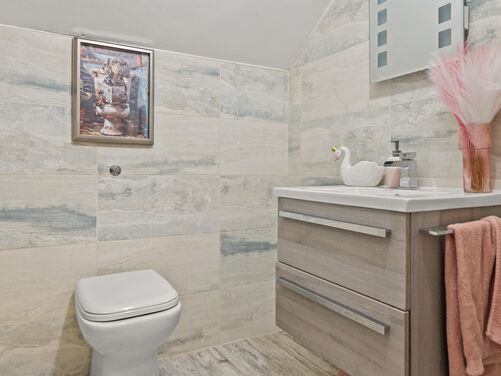 Vicar Street, Falkirk, FK1 1LL