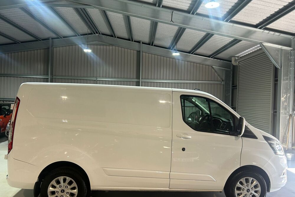 FORD TRANSIT CUSTOM 2.0 EcoBlue 130ps LIMITED