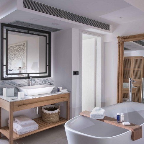 Abaton Island Resort & Spa