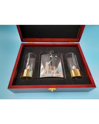 Wooden Gift boxed 7oz Shooting Scene flask & Gold plated shot glasses