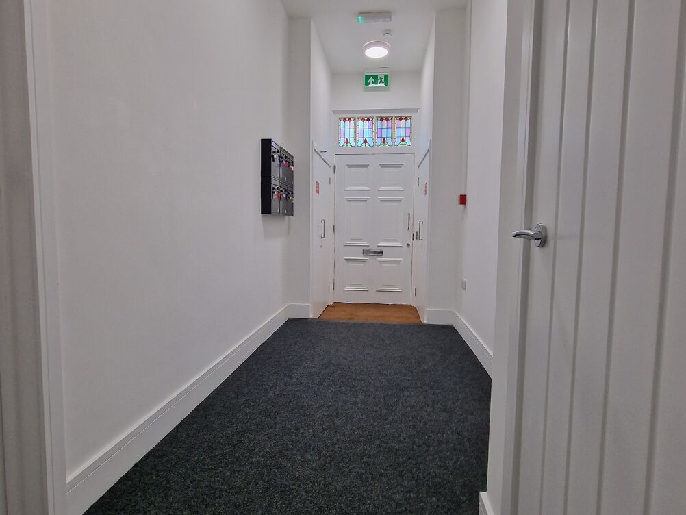 Office conversion to 5x1 bedroom flats 