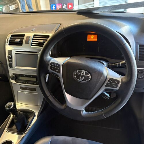 2015 (15) TOYOTA AVENSIS TOURER 2.0 D-4D DIESEL BUSISNESS EDITION 5 DOOR ESTATE 