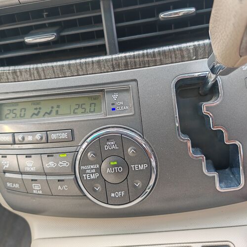 TOYOTA ESTIMA HYBRID E-FOUR