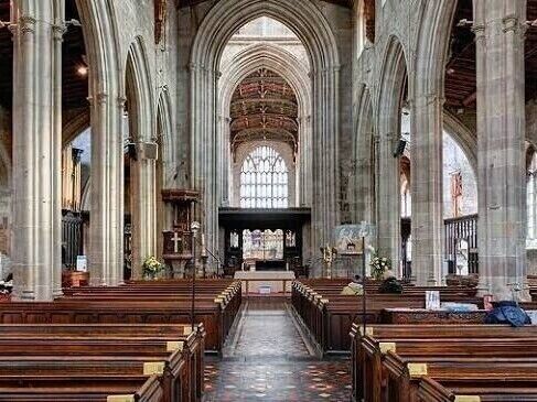 Inside St Lawrence Church | Holidayhouseludlow.co.uk