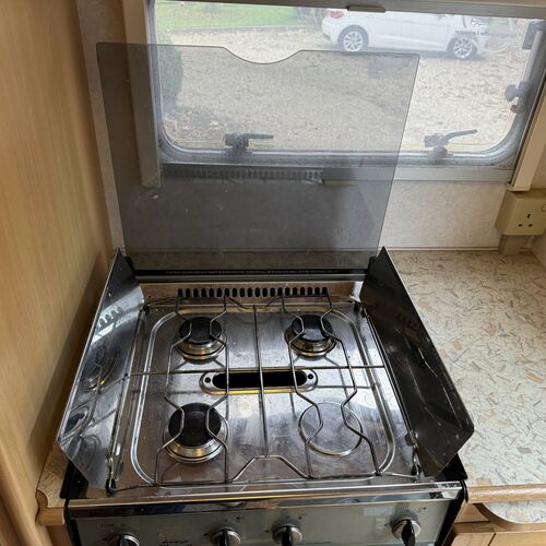 Elddis Avantgarde 100 Motorhome 5 Berth - 2002 Peugeot Boxer 2.0HDi