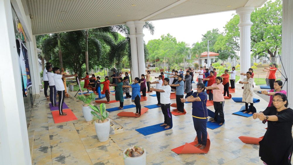 இந்திய துணை தூதரகத்தால் யாழ்ப்பாணத்தில் யோகா தினம்