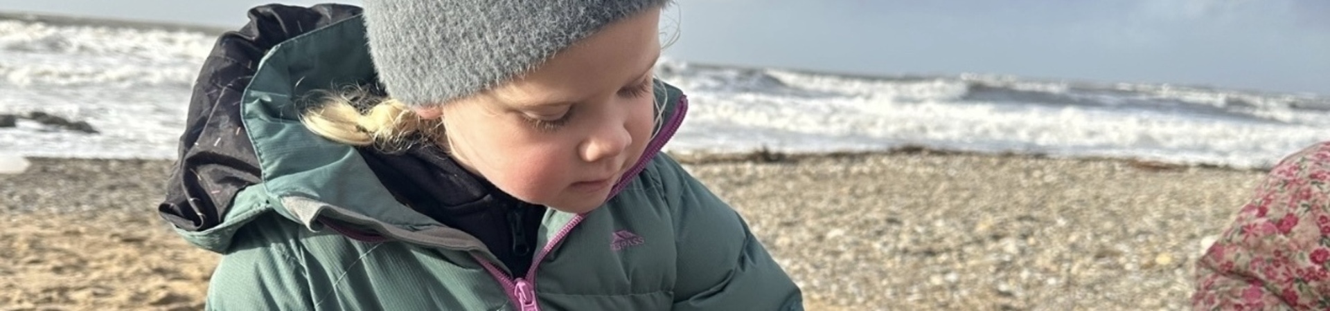 Cysylltwch â Ni | Meithrinfa Miri Mawr