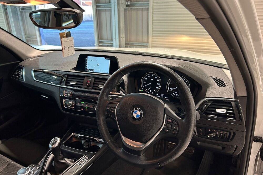 BMW 1 SERIES 1.5 118i SPORT