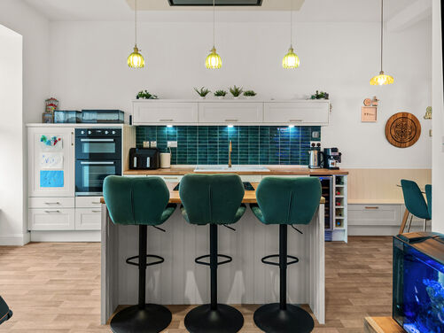 Vicar Street, Falkirk, FK1 1LL