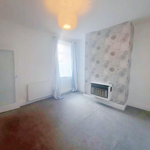 3.5 Bedroom Terraced House To Let