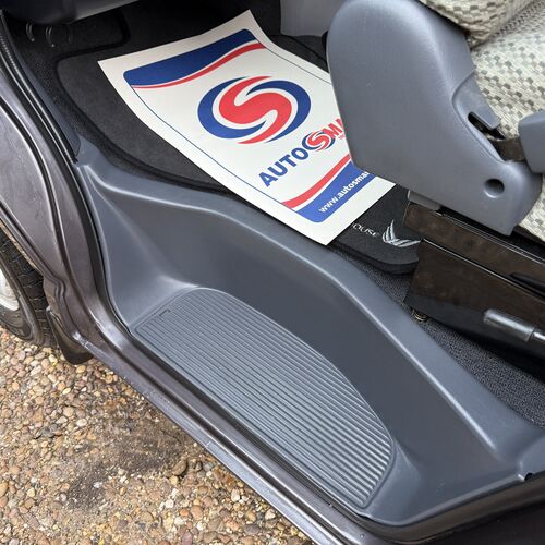 Wellhouse Toyota Granvia Luxury Camper Van 4 Berth - Automatic 4WD