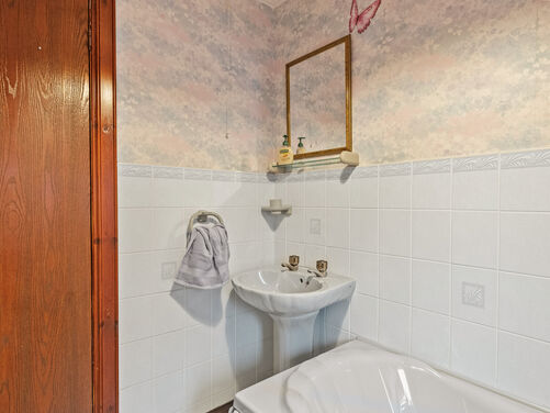 Nevis Crescent, Alloa, FK10 2BN