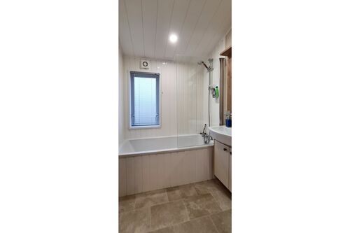 10 Roseland Lodge Park, Canada Hill, Rothesay, Isle of Bute, PA20 9EH