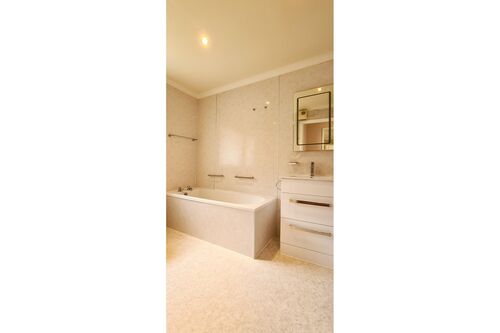 45 Craigmore Road, Rothesay, Isle of Bute, PA20 9ES