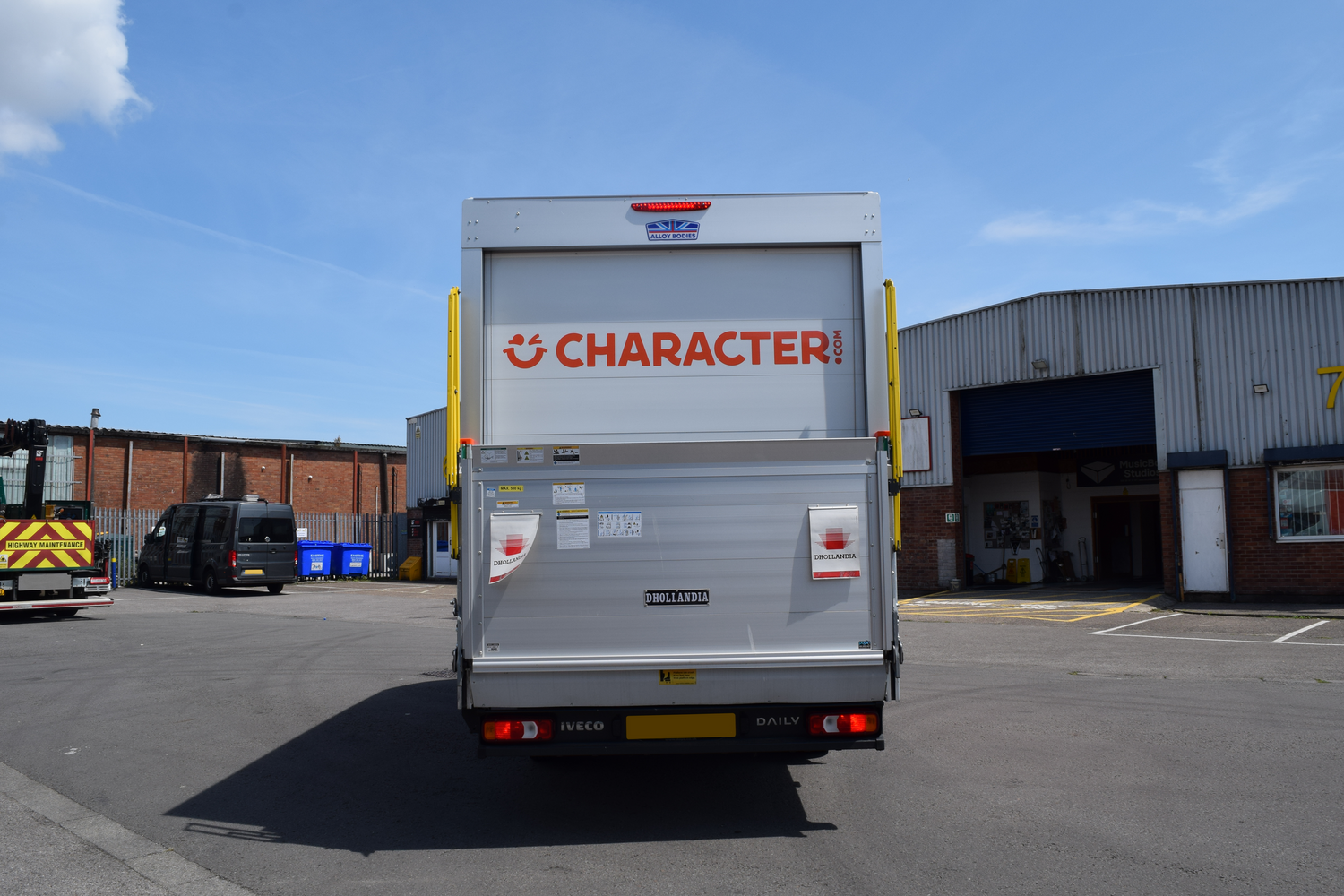 Character.com - Iveco Daily Box Van 