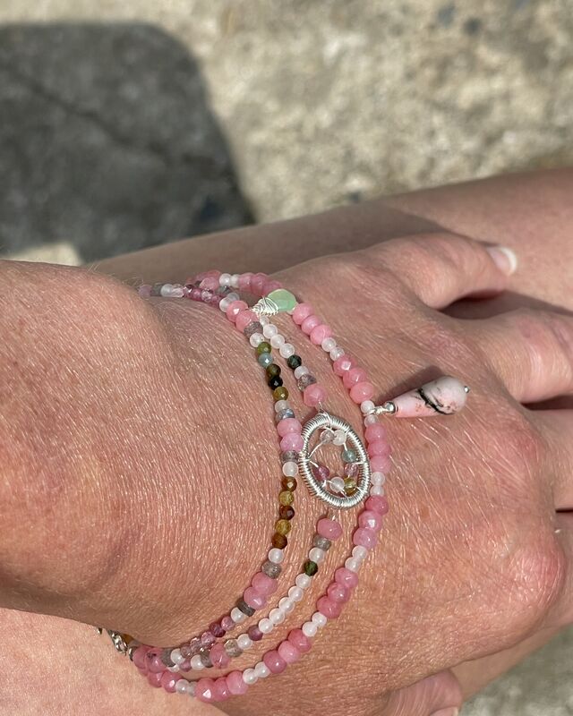 Theros Beaded stacking bracelet