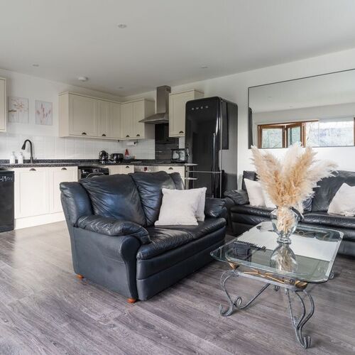 Chalet 2, Little Tolpitts Cottages