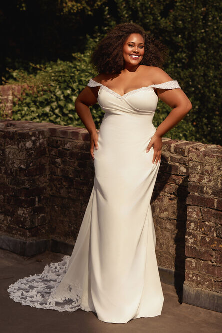 love & cherish bridal boutique | Bridal boutique Wakefield   | Ossett bespoke wedding dress boutique | Curve range bridal gowns West Yorkshire