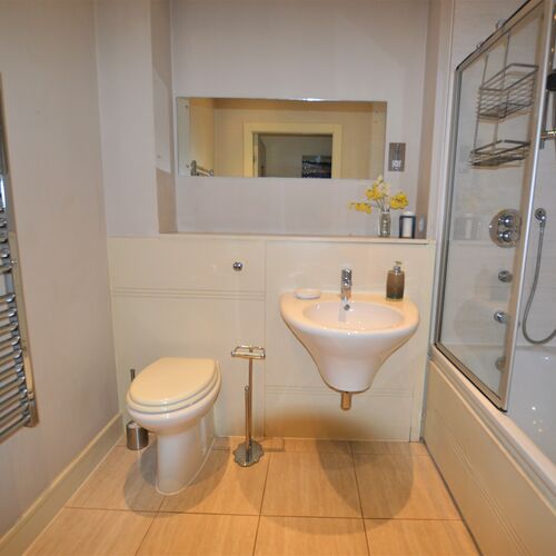 Renting in Cardiff - One bedroom apartment - Cardiff Bay