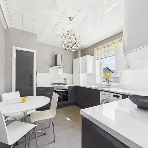 West Main Street, Darvel