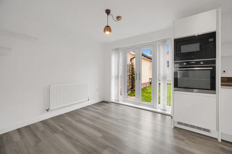 CLOS GLASCOED DINAS POWYS UNFURNISHED THREE BEDROOM DETACHED HOUSE WITH GARAGE 