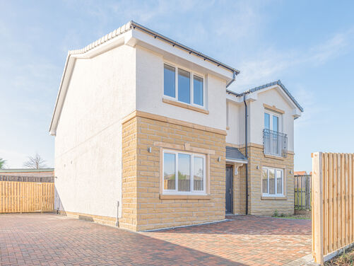 Claremont, Alloa, FK10 2DN